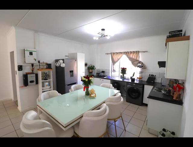 3 BEDROOM APARTMENT FOR SALE IN DOUGLASDALE